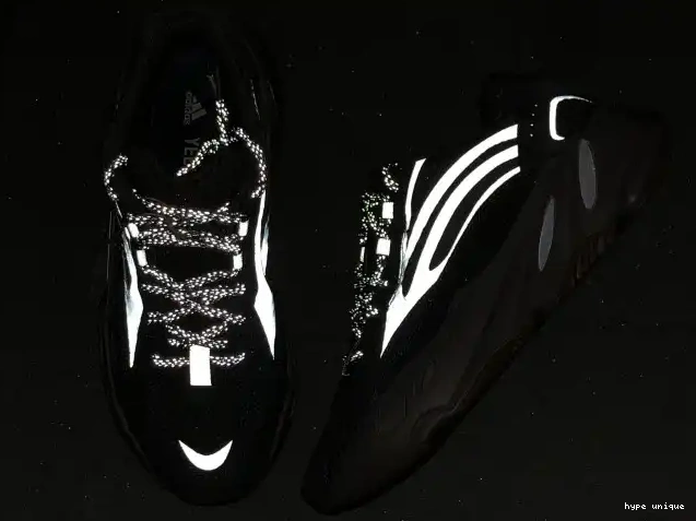 hype V2 'Mauve' 700 Yeezy Boost GZ0724 ADIDAS 0513